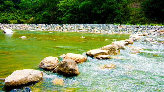 石墩 跳石 过河