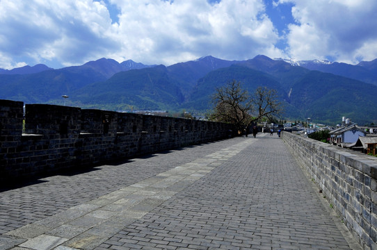 古城墙道路