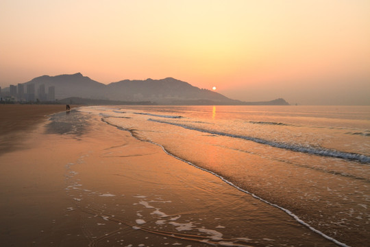 青岛石老人海水浴场日出