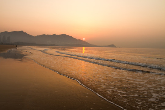 青岛石老人海水浴场日出