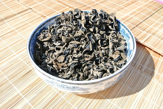 碗装黑木耳