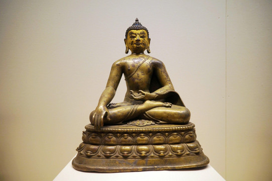 13世纪铜释迦牟尼佛坐像