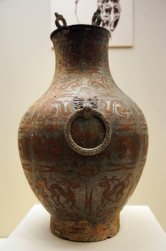 战国中期嵌铜鸟兽纹壶