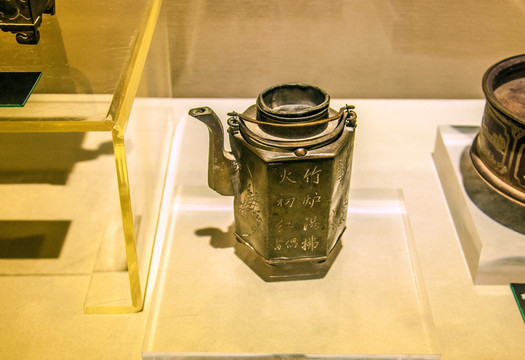 六角铜茶壶