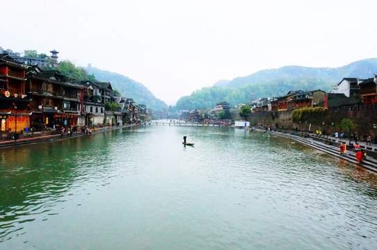 凤凰古城