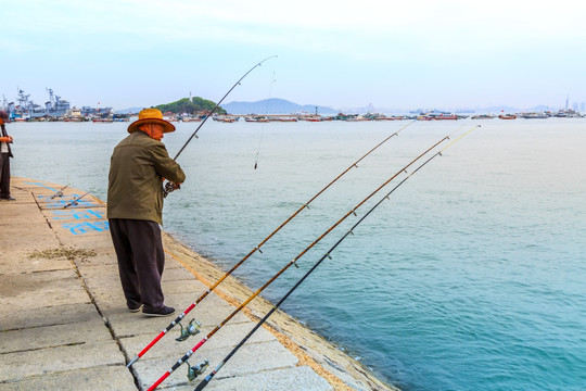 海边垂钓