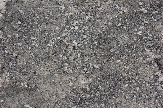 破损的沥青路面