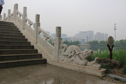 龙雕塑