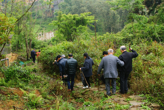 下山的路