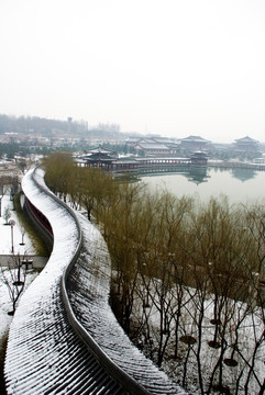 大唐芙蓉园长廊雪景