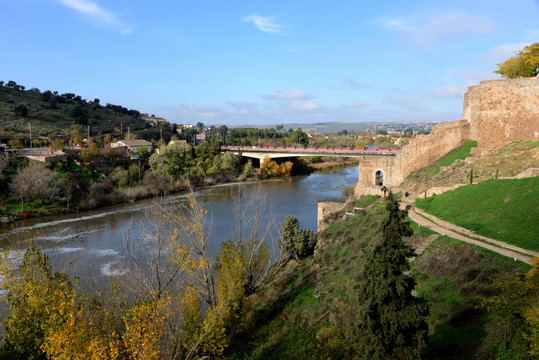 西班牙托莱多塔霍河