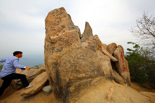 泰山风光 石景 乱石 泰山 风