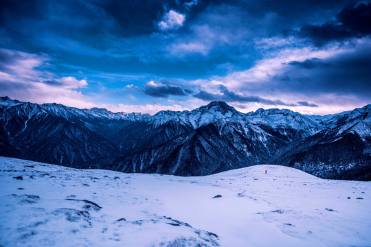 巴谷多雪山
