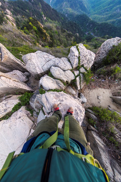 把泰山踩在脚下