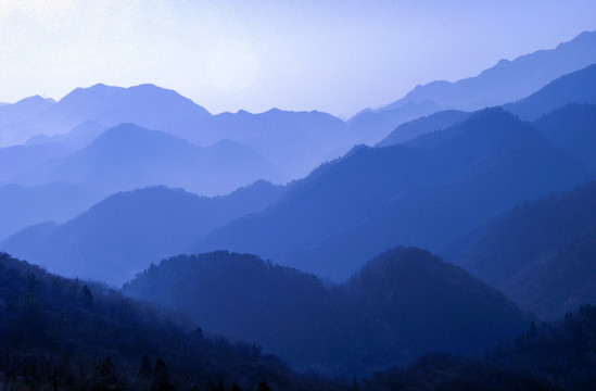 长城。山峦叠嶂