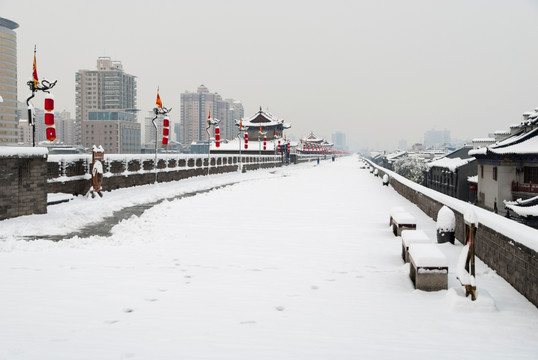 西安城墙雪景