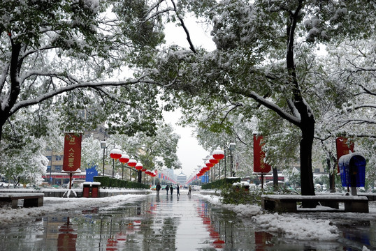 西安钟楼南门雪景