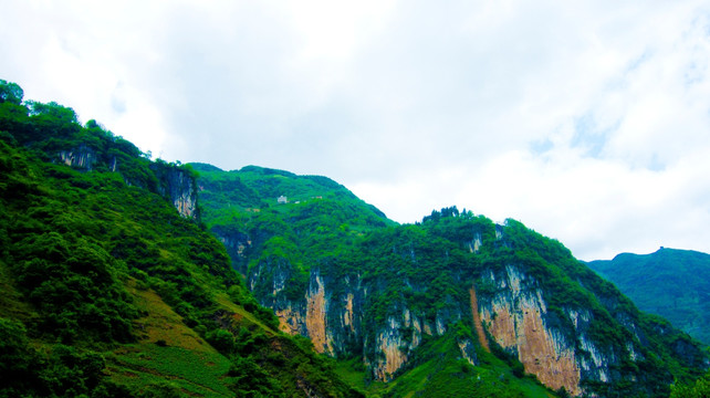 大山 白岩