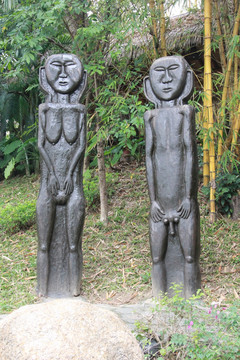 佤寨雕塑