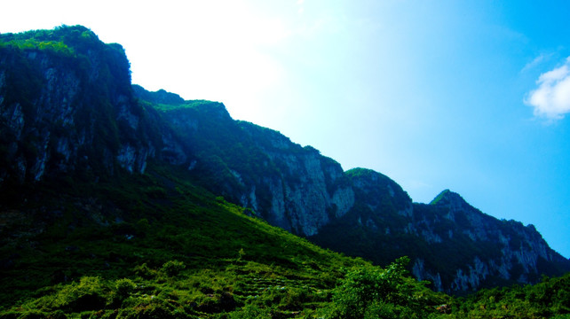 山梁 白岩