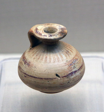 古代球形细颈油瓶