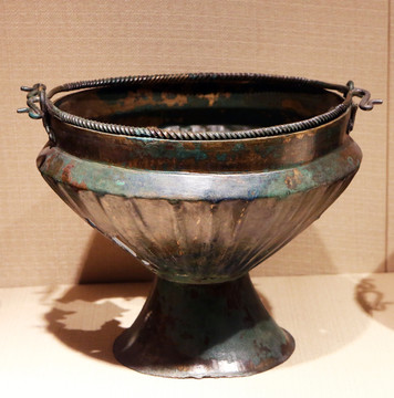 古代斯图拉青铜瓶