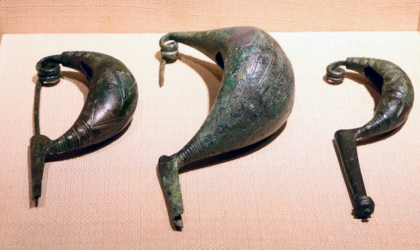 古代青铜扣针