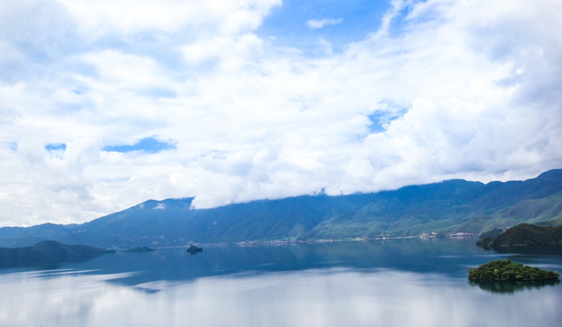 泸沽湖