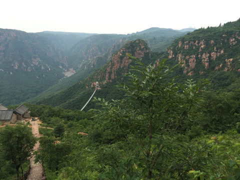 雨中伏羲山