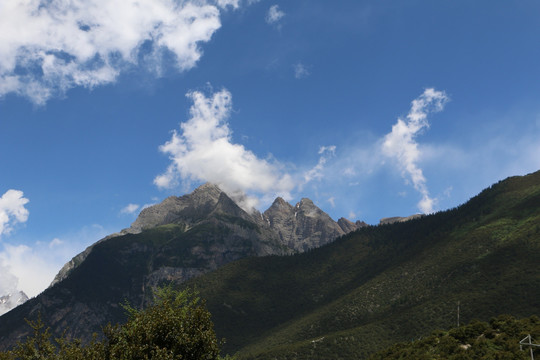 亚丁神山