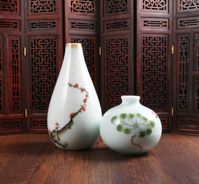 中国风陶瓷瓶子