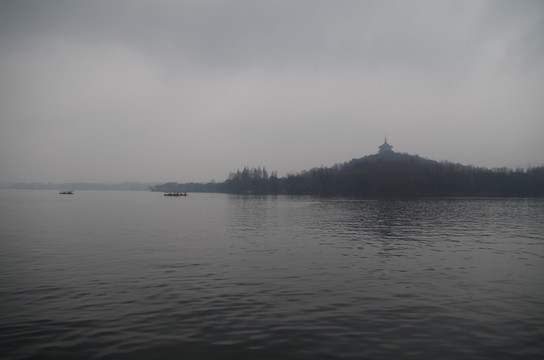 雨中西湖