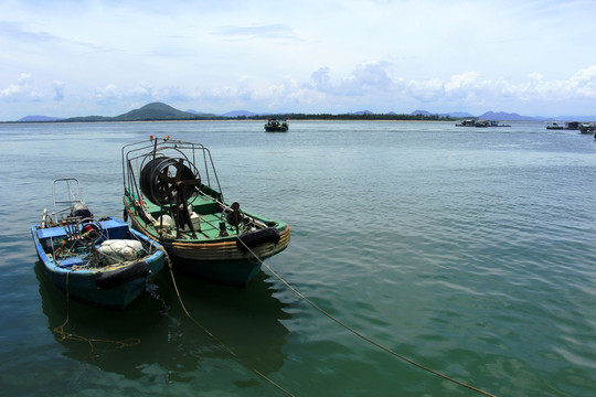 阳江沙扒湾的渔船