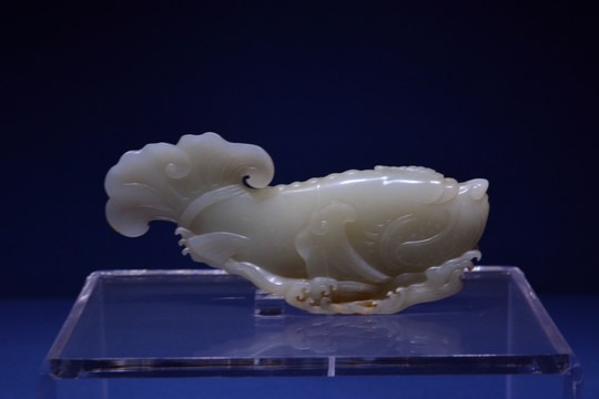 清白玉鱼龙
