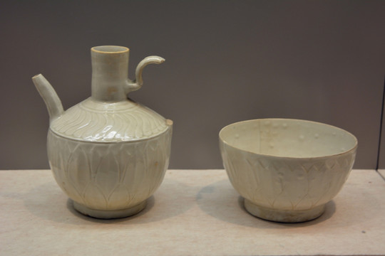 宋朝瓷器餐具