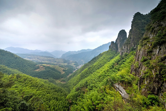 遂昌南尖岩三峰插云景区全景