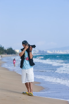 海滩上的摄影师