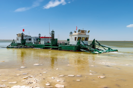 青海格尔木察尔汗盐湖