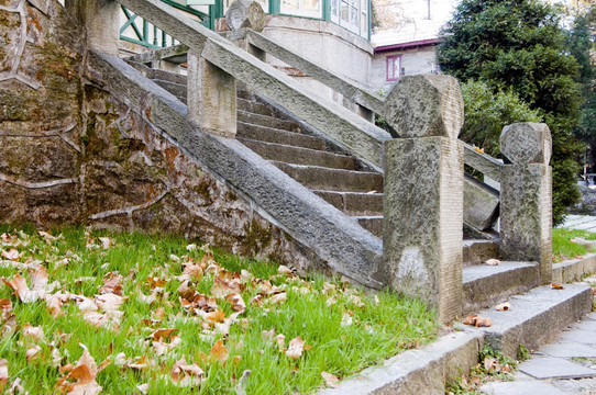 别墅门前的石台阶