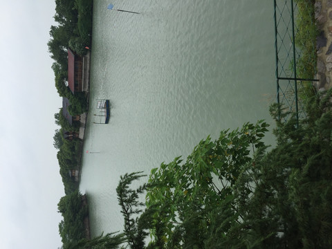 湖水