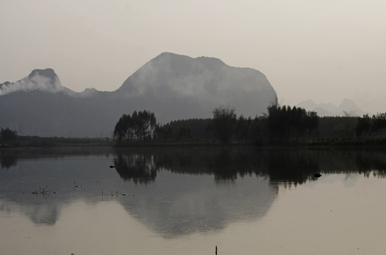 山水 湖