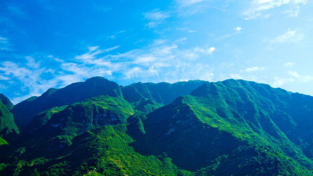 青山 大山 蓝天