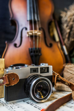 相机和小提琴