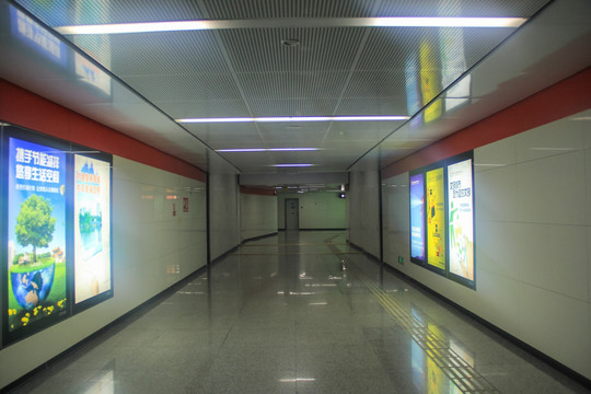 地下走廊 广告灯箱 地铁走廊
