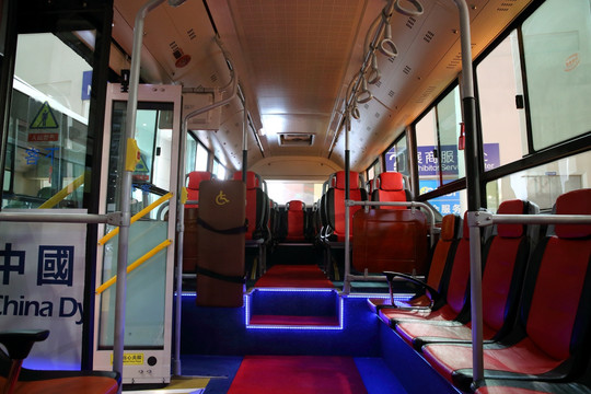 公交车车厢