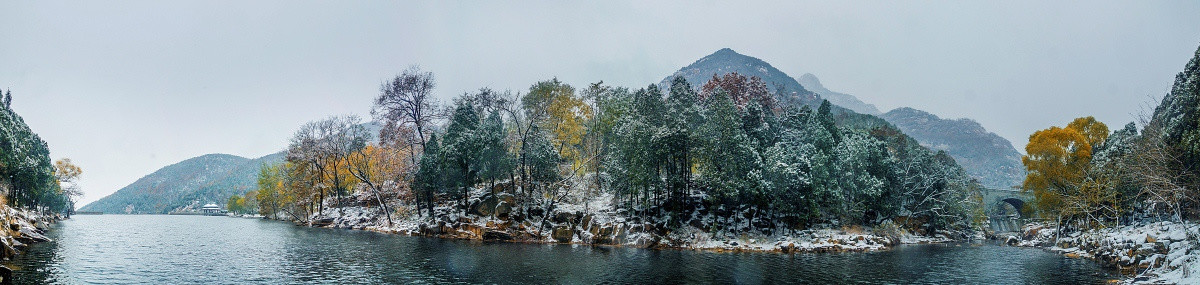 泰山黑龙潭水库雪后景观