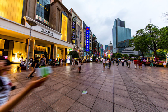 上海南京西路步行街夜景 上海