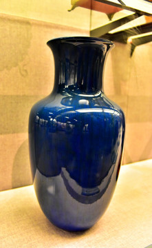 蓝釉条纹瓷瓶