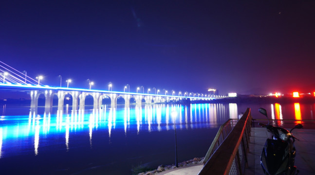 迎客大桥夜景