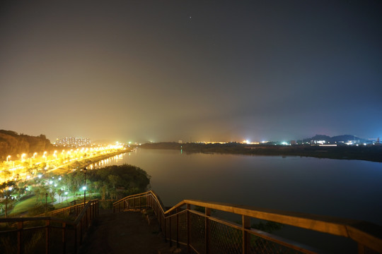 繁华都市公园夜景